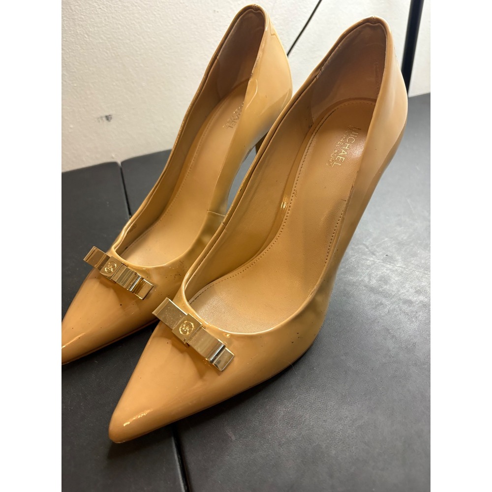 Michael Kors Nude Patent Leather Pointed Toe Bow Pumps Heels Beige 8.5M